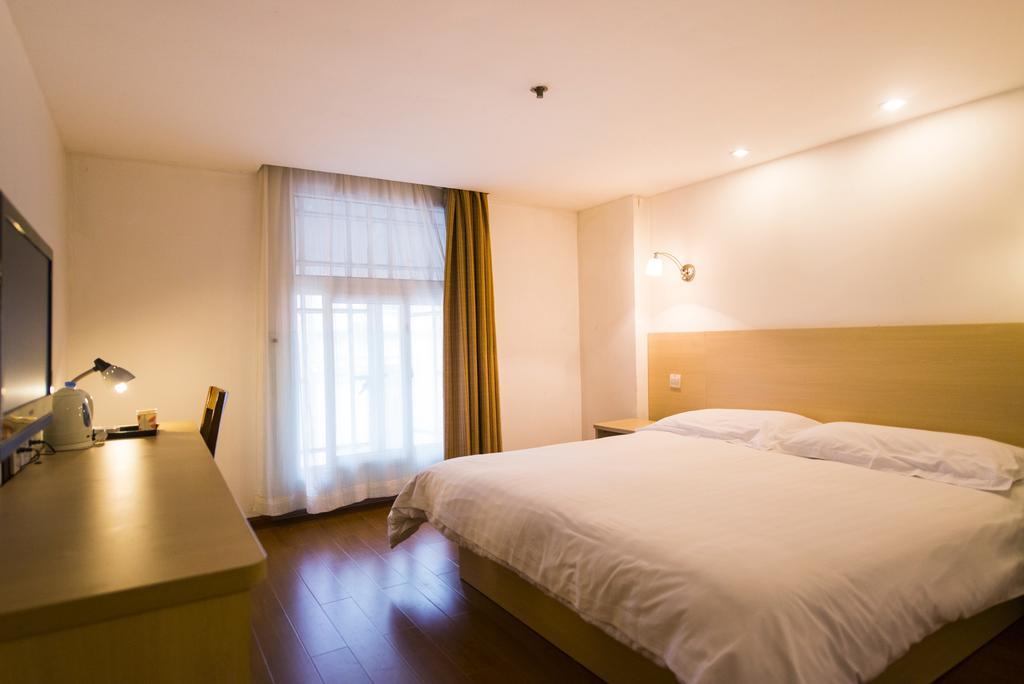 Motel Shanghai Hongqiao Beixinjing Metro Station Tianshan Road Extérieur photo