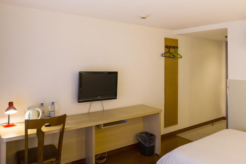 Motel Shanghai Hongqiao Beixinjing Metro Station Tianshan Road Extérieur photo