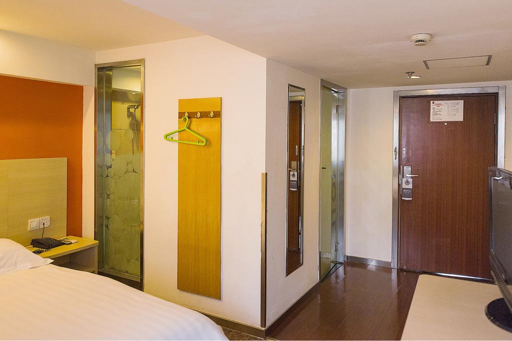 Motel Shanghai Hongqiao Beixinjing Metro Station Tianshan Road Extérieur photo